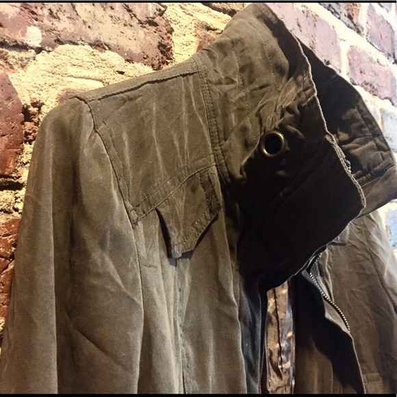 Fitted Utility Jacket - Picture 3 of 3